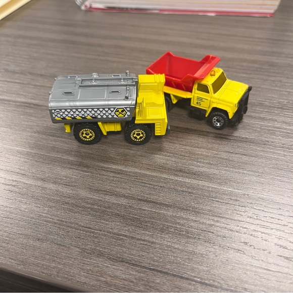 Matchbox Mattel 1989 1990 Water Hauler Highway Maintenance Truck Diecast Toy Car - Picture 1 of 4